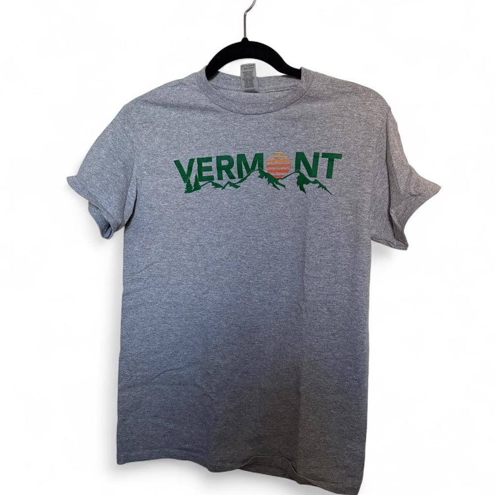 Small Gildan Gray Vermont Graphic Tee